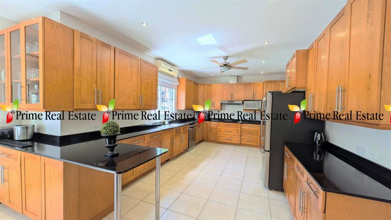 Property For Sale: Sunny Heights Villa Villa Fountain RefJWVFP405